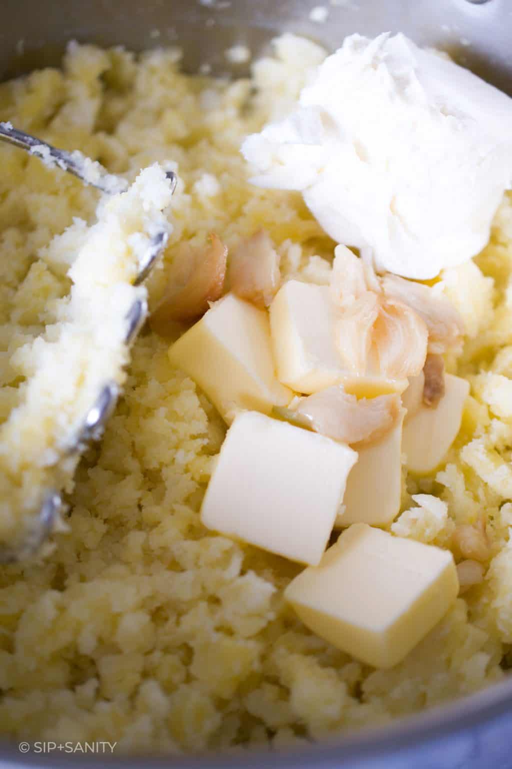 Roasted Garlic + Mascarpone Mashed Potatoes • Sip + Sanity